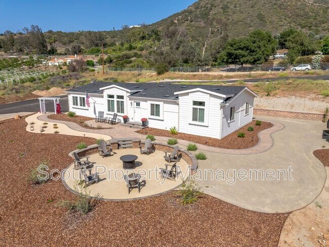 Foto del edificio - 471 Stewart Canyon Rd