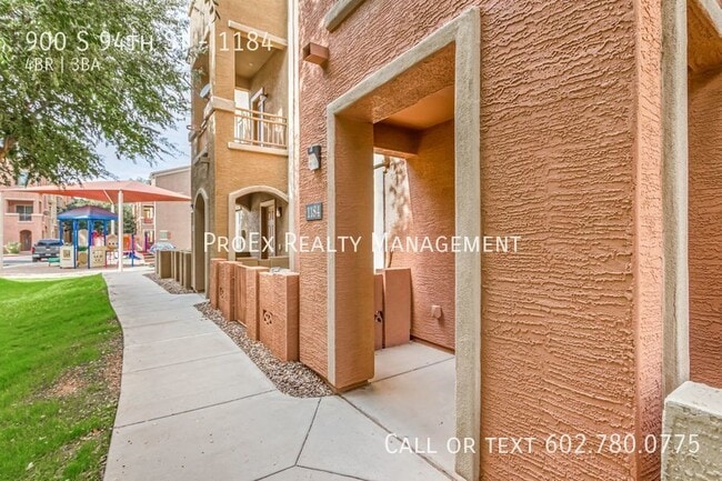 Building Photo - 900 S 94th St
