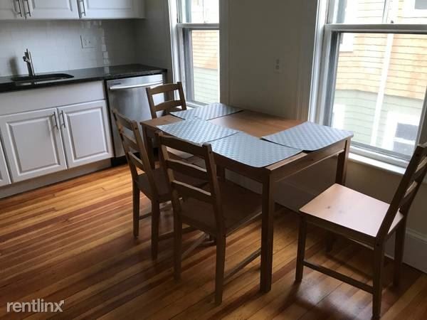 Building Photo - 4 br, 2 bath Apartment - 56 Lowden Ave # 2C