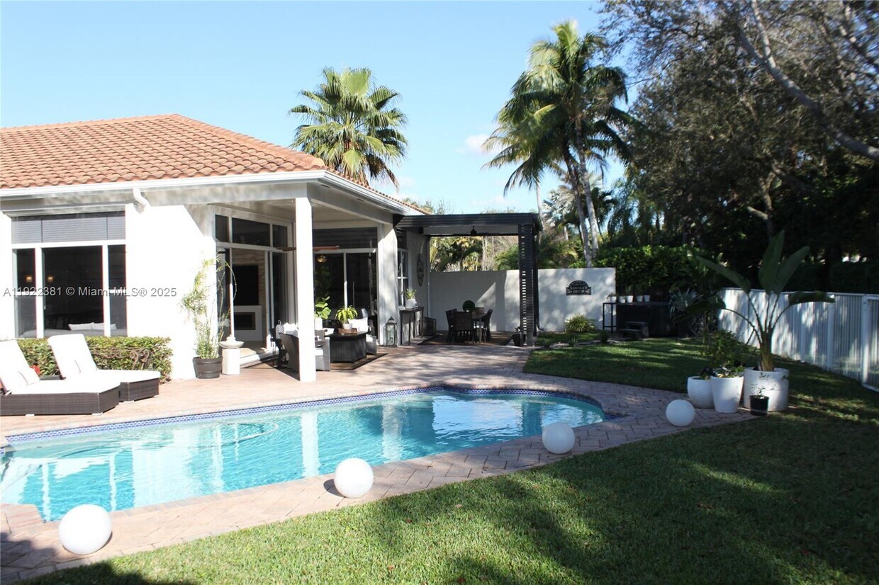 Foto principal - 2524 Bay Pointe Ct