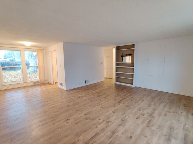 Foto del edificio - 1407 Wright Ave