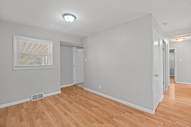 Building Photo - 3-Bedroom Home with Large Backyard – Section 8 Welcome!