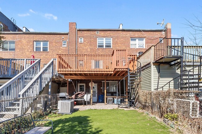 Building Photo - 86 Palisade Ave