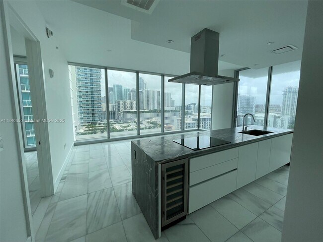 Foto del edificio - 700 NE 26th Terrace