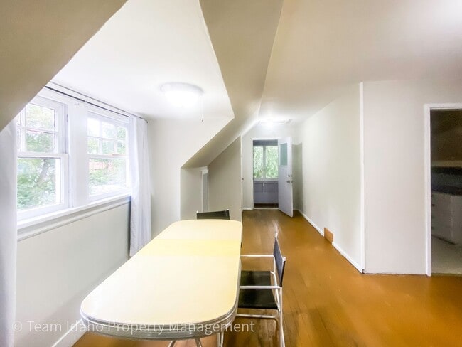 Foto del edificio - 811 E 6th St