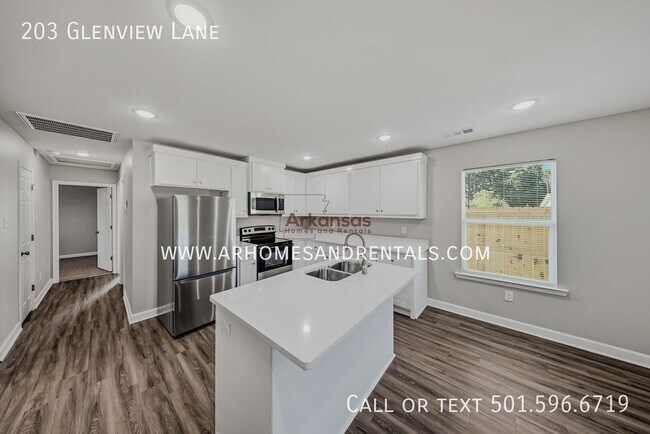 Foto del edificio - 203 Glenview Ln