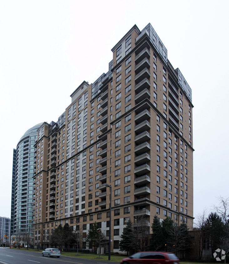 Building Photo - 18 Sommerset Way