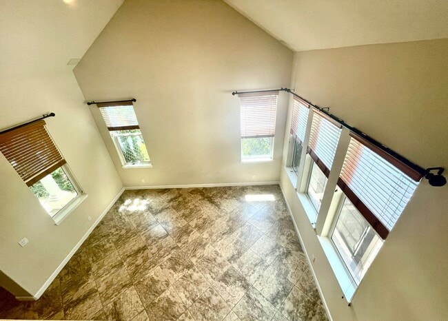 Building Photo - Pet friendly House Santa Maria