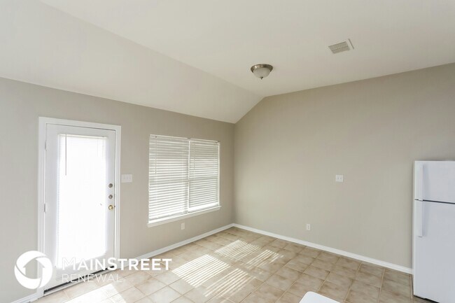 Building Photo - 3164 Kingswood Ct