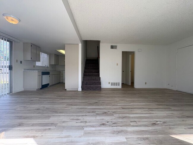 Building Photo - 276 Camellia Way