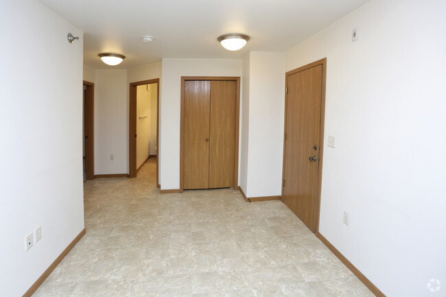 2BR, 1BA - 809 SF - Sunset Ridge Apartment Community