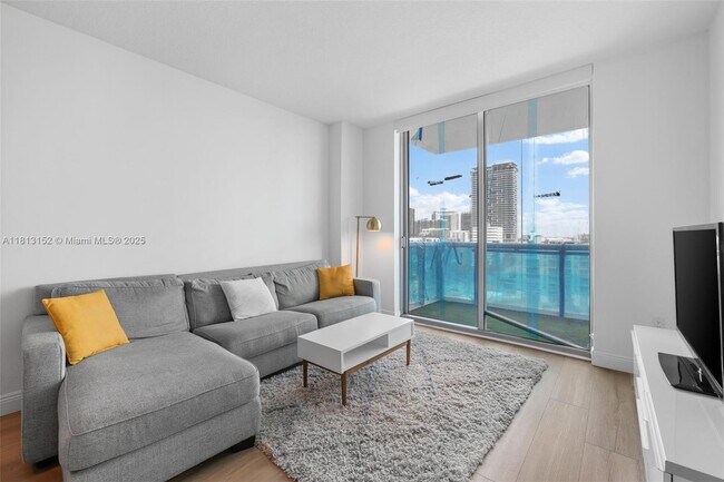 Foto del edificio - 333 NE 24th St