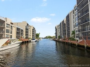 Building Photo - 9 Royal Palm Way