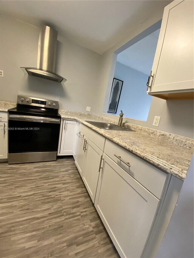 Foto del edificio - 5102 NW 36th St