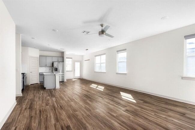 Foto del edificio - 7409 Peggie Nell Dr