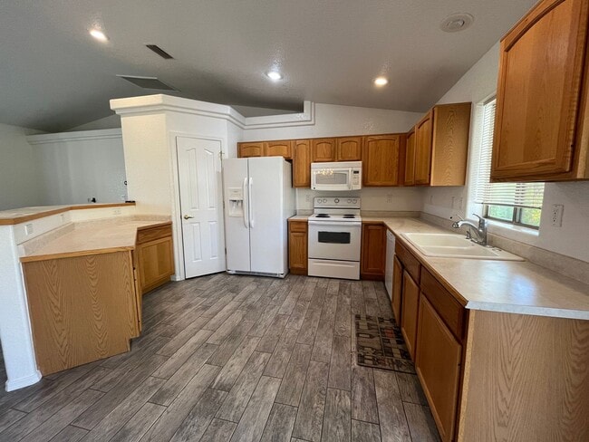 Foto del edificio - 3 Bedroom Pool Home