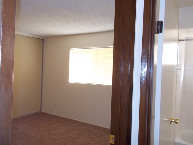 Lots of closet and cupboard space - 4544 Winona Ave
