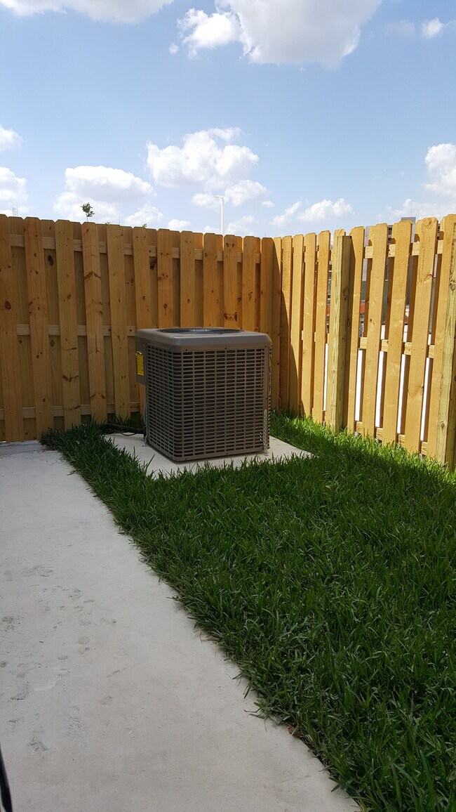 Building Photo - 13904 SW 259th Way