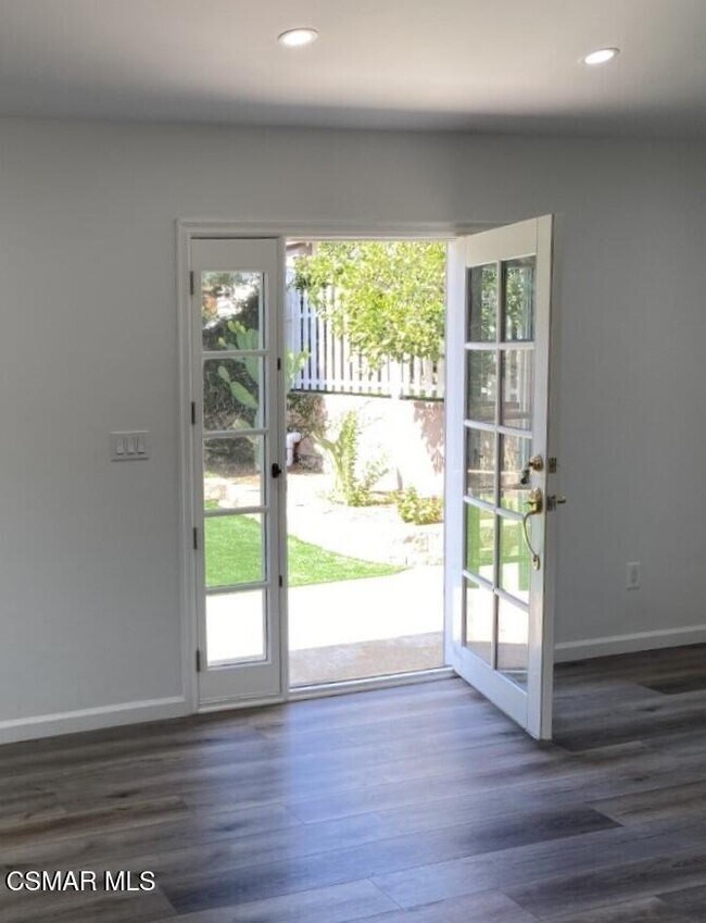 Foto del edificio - 845 La Grange Ave