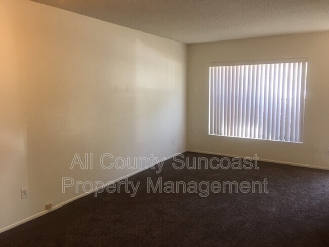 Foto del edificio - 12159 117th St N