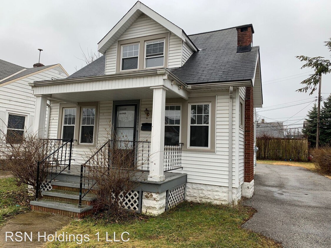 Foto principal - 4 br, 1 bath House - 11104 Plymouth Ave