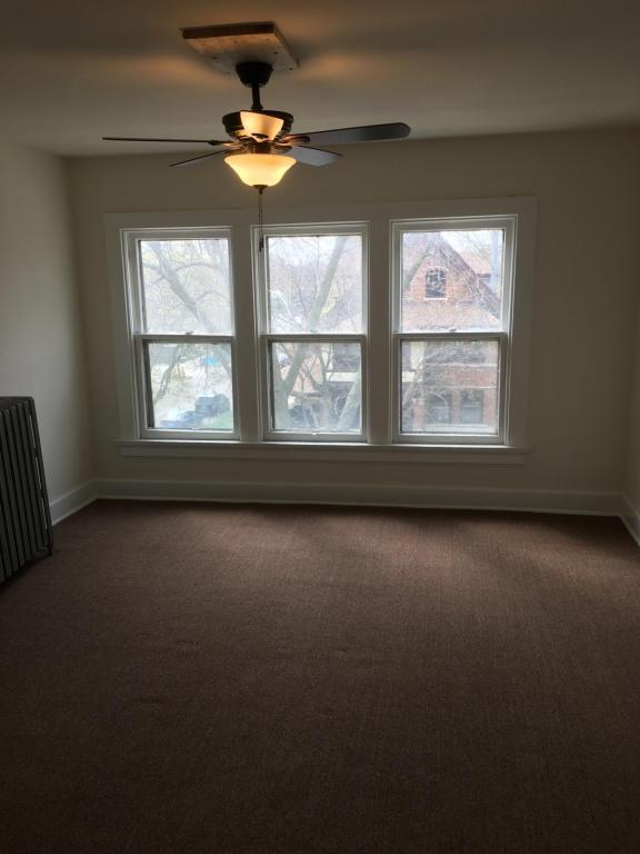 Building Photo - 2704 N Hackett Ave #10
