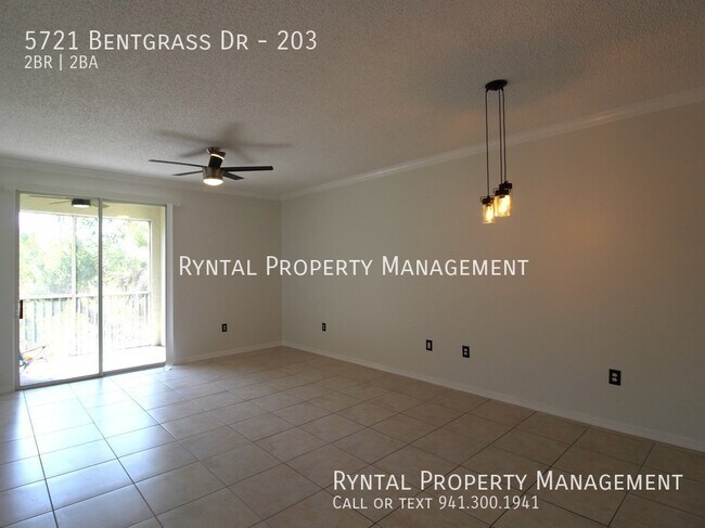Foto del edificio - 5721 Bentgrass Dr