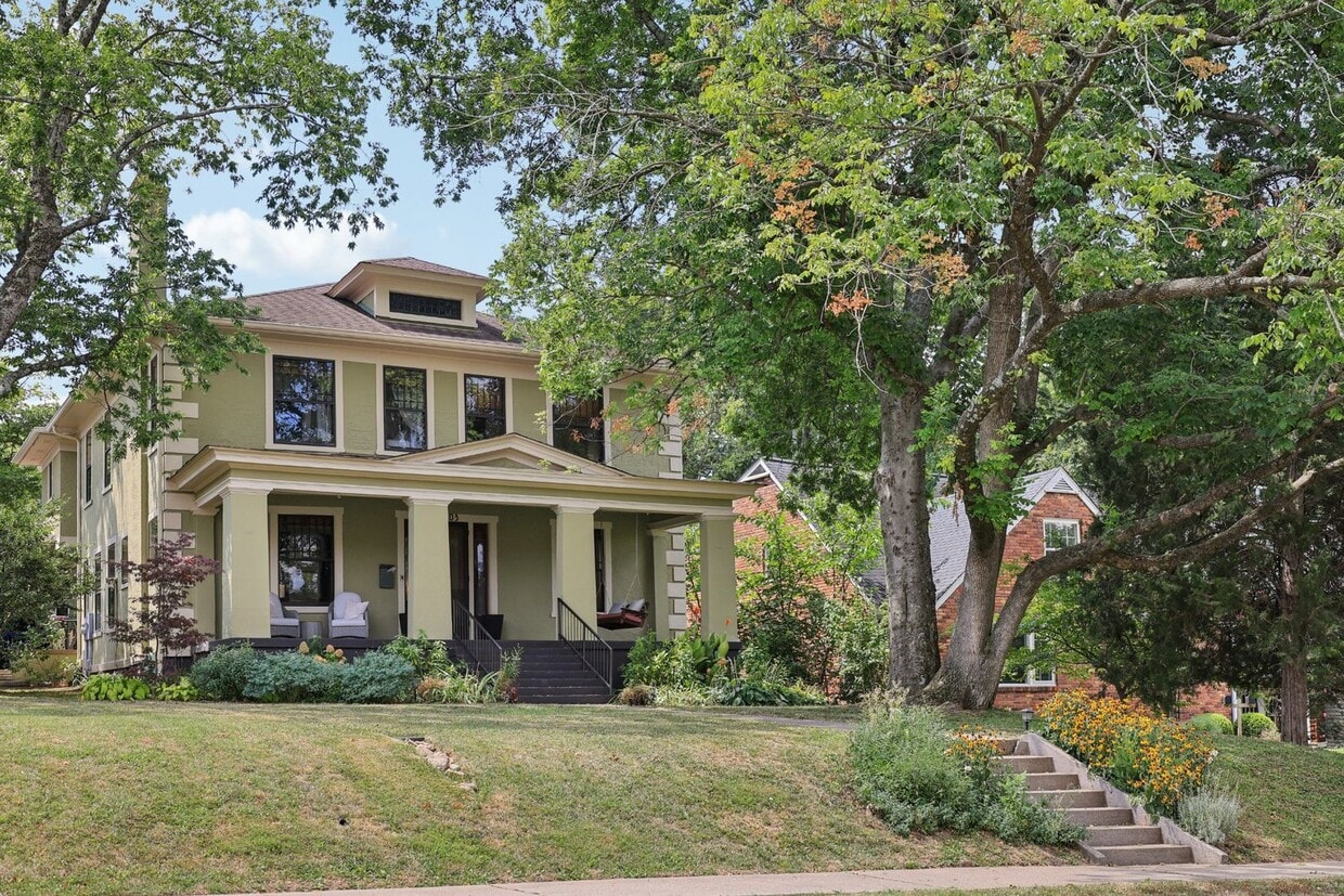 Primary Photo - Beautiful Historic 4BR/3BA Gem | Hillsboro...
