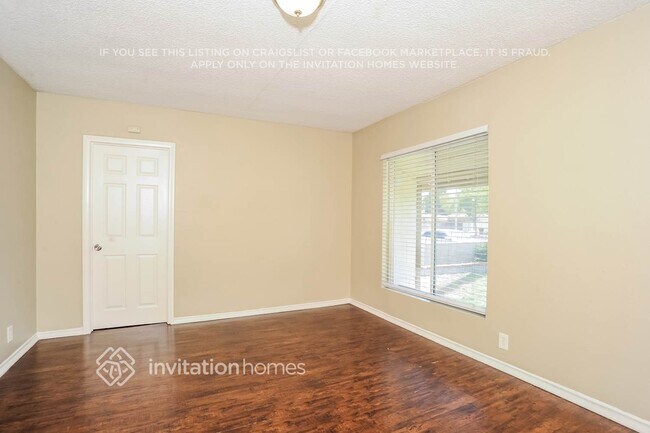 Foto del edificio - 10821 Rosecrans Ave