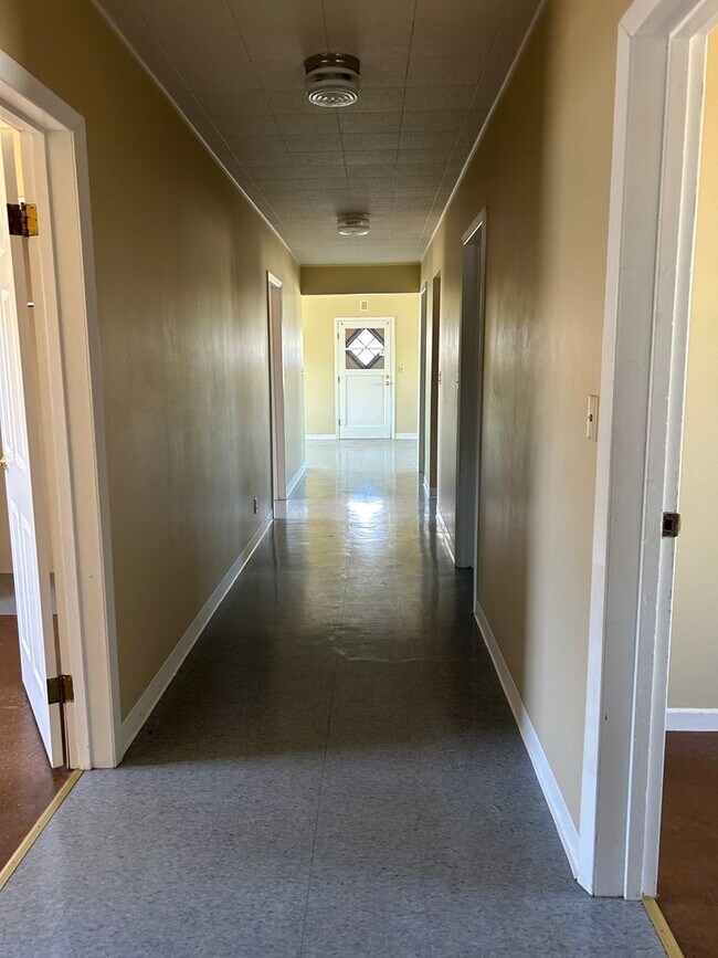 Foto del edificio - 1186 NE Alpine Ave