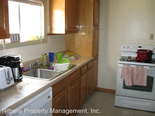Building Photo - 5 br, 2 bath Apartment - 328 W. Nittany Ave.