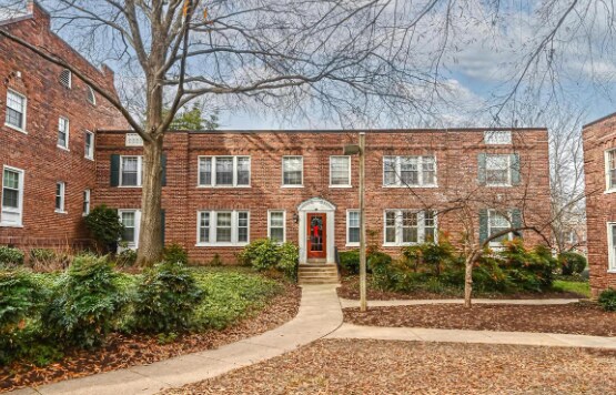 Foto principal - 1719 N Troy St