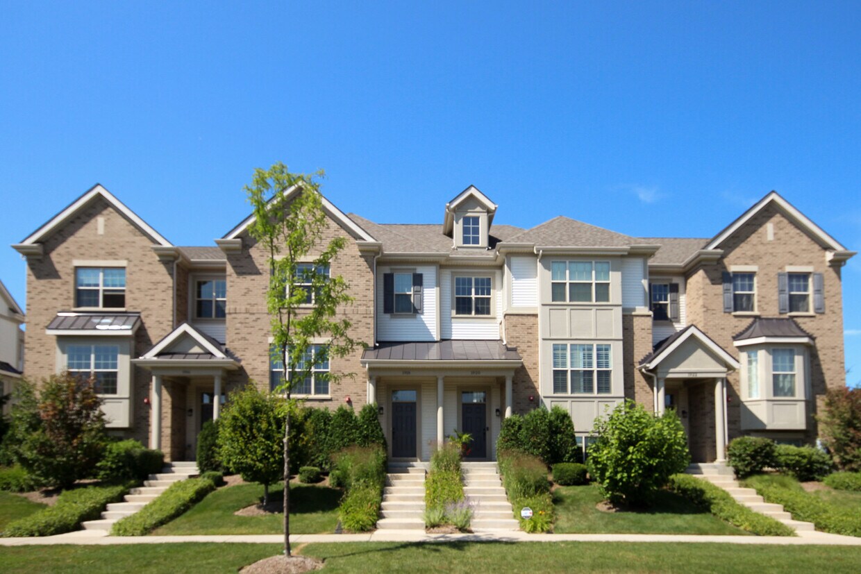 1918 Dauntless Dr, Glenview, IL 60026 Townhome Rentals in Glenview IL