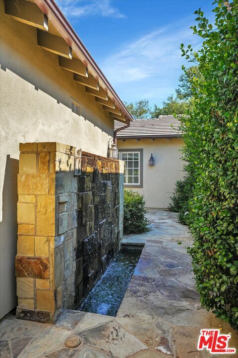 Foto del edificio - 29734 Mulholland Hwy