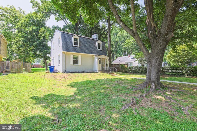 Building Photo - 2815 Cheswolde Rd