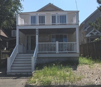 Building Photo - 989 Fairfield Beach Rd