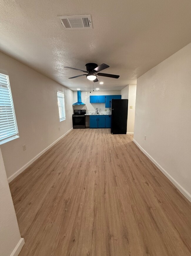 Building Photo - 4200 Gram Ln