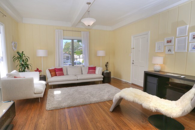 Apartamento n.°1 - 1620 Garden St