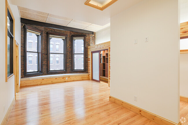 1 BR, 1 BA - Bedroom - 218 N Center St