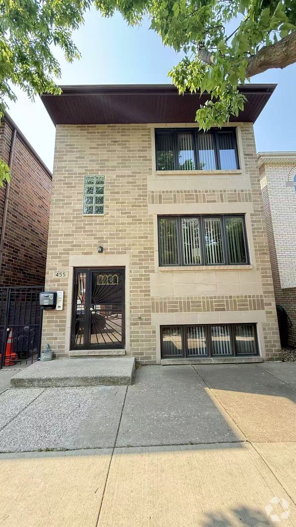Building Photo - 455 W 37th St