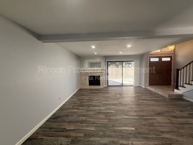 Foto del edificio - 2199 Olivewood Dr