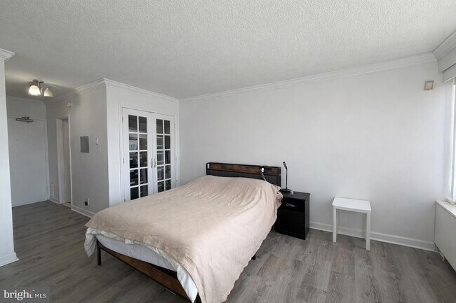 Foto del edificio - 5500 Friendship Blvd