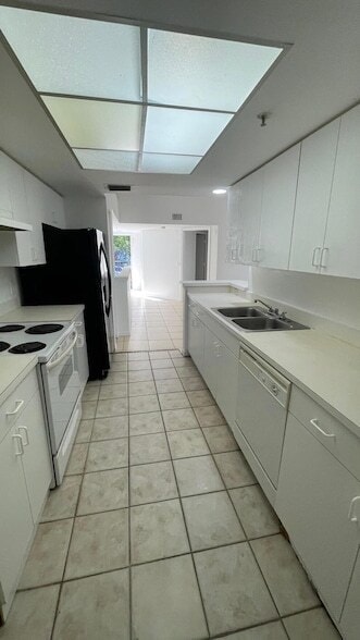 Photo - 4199 N Haverhill Rd Apartment