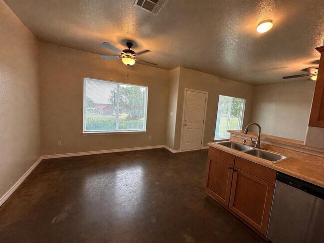 Building Photo - 1640 Co Rd 228