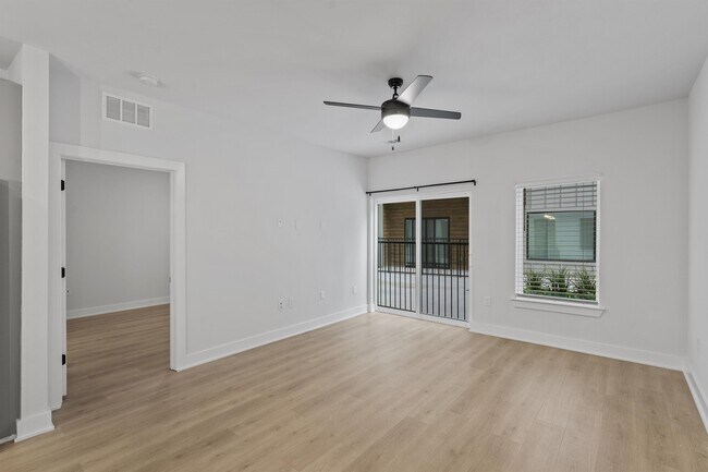 Building Photo - 2500 Longview St