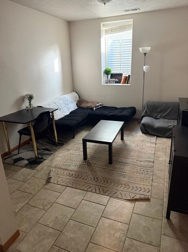 Foto del edificio - 3731 Orleans Ave