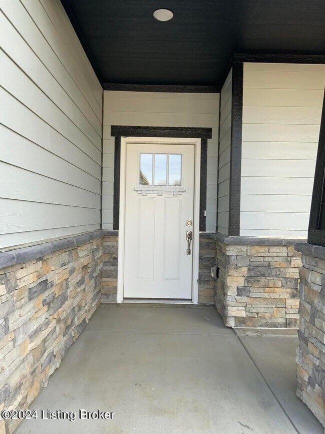 Building Photo - 4627 Golden Eagle Dr