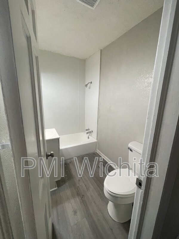 Foto del edificio - 1851 S Grove St