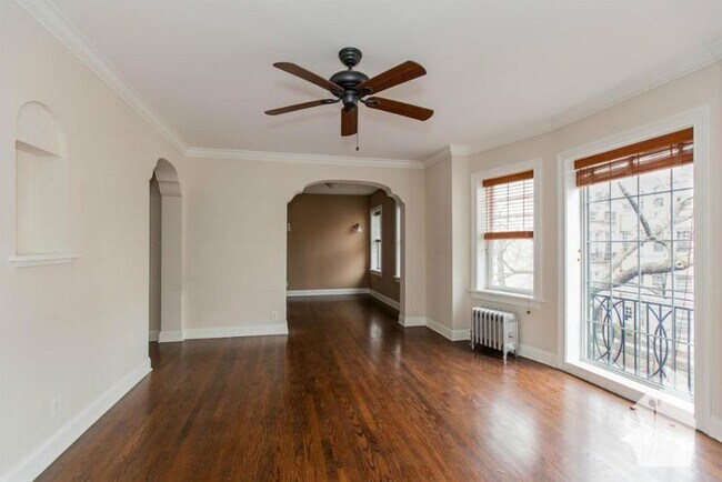 Foto del edificio - 3 bedroom in Chicago IL 60640