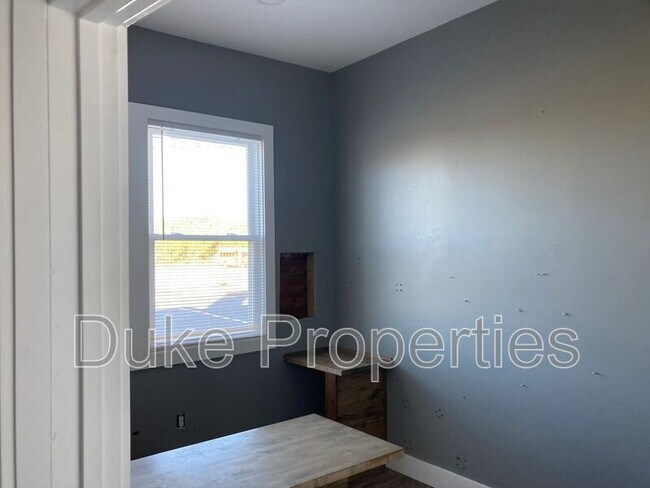 Building Photo - 964 Chili Ave